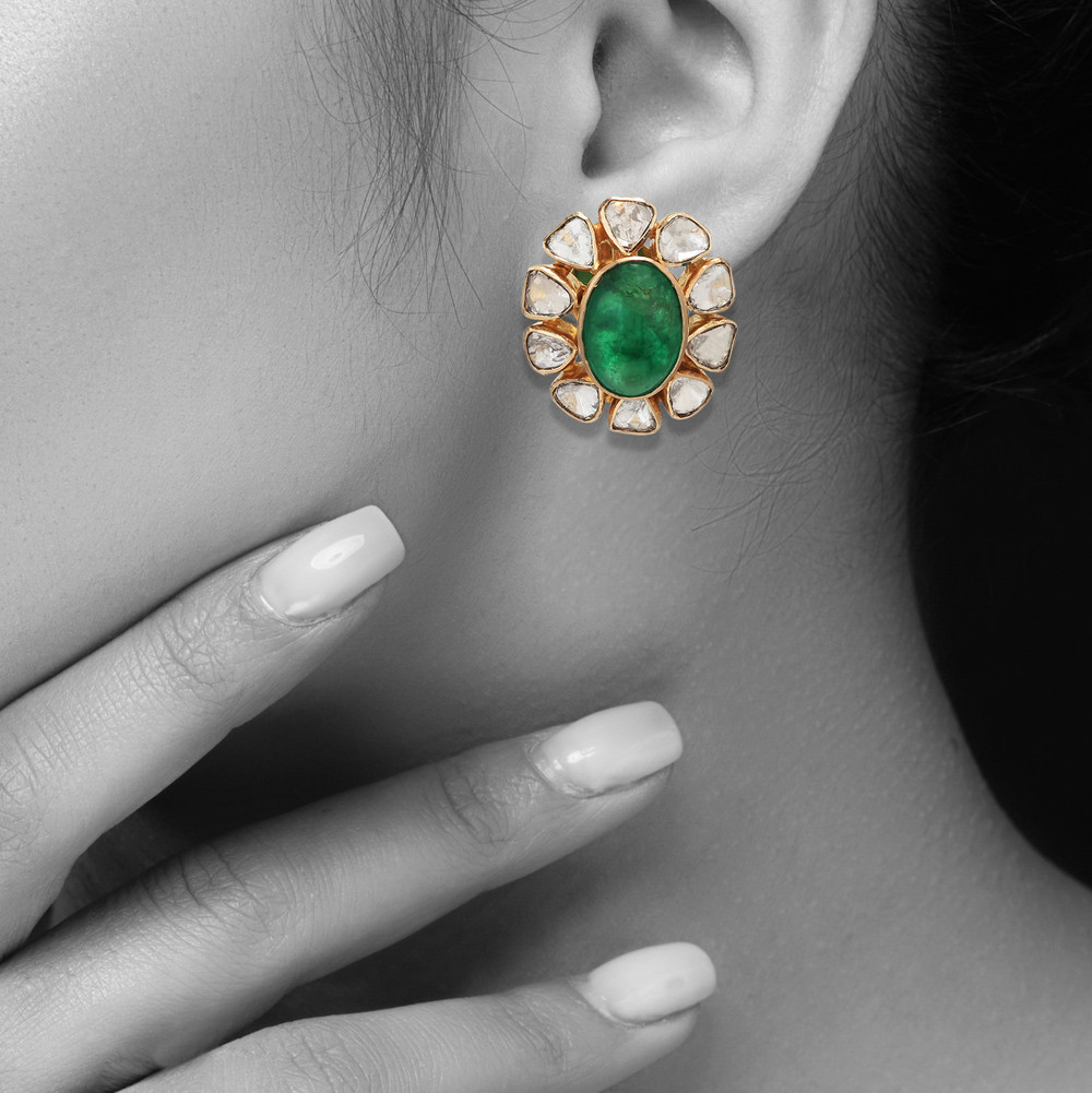 Emerald Cabochon Polki Necklace with Floral Stud